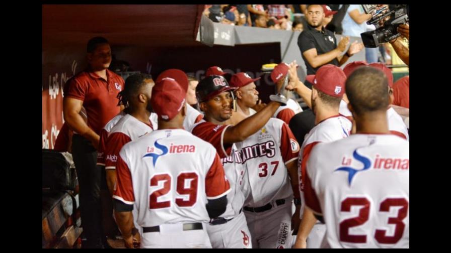 Garabez Rosa empuja dos y los Gigantes se unen al festín de la segunda posición Garabez Rosa empuja dos y los Gigantes se unen al festín de la segunda posición