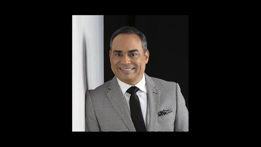 Gilberto Santa Rosa interpreta Canta mundo, del dominicano Manuel Troncoso Gilberto Santa Rosa interpreta Canta mundo, del dominicano Manuel Troncoso