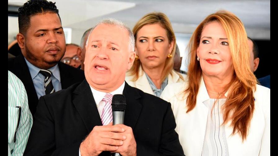 Gilberto Serulle es candidato a la alcaldía por el PRD en Santiago