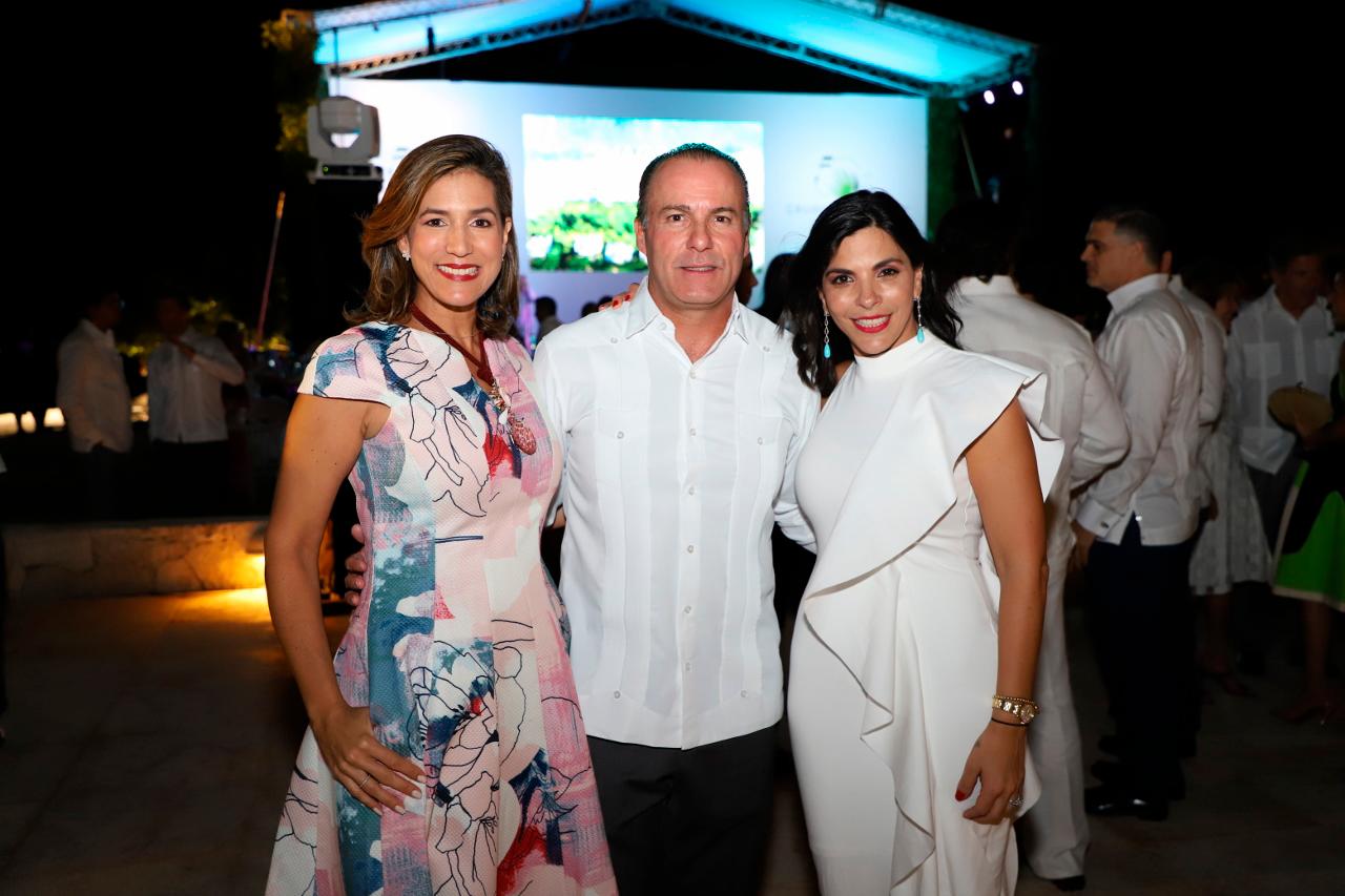 Gina Lovatón, Felipe Pagés y Francesca Rainieri.