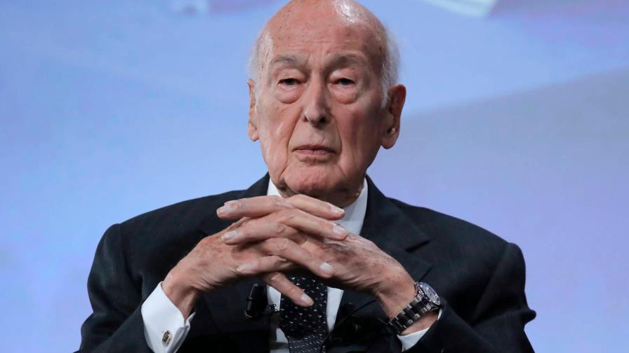 El expresidente francés Giscard dEstaing, acusado de agresión sexual