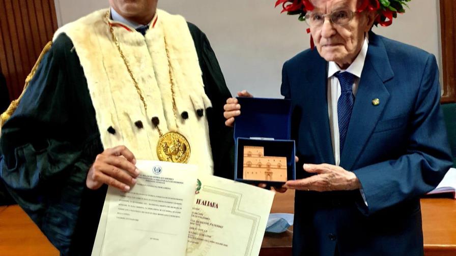Un italiano de 96 años se gradúa en Filosofía  y Historia
