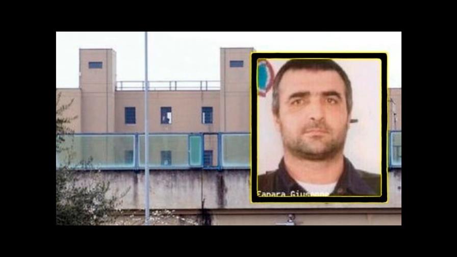 Un líder de Cosa Nostra corta y se traga el dedo de un guardia