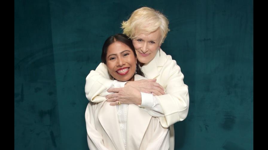 Glenn Close elogia a Yalitza Aparicio: “es un tesoro nacional”