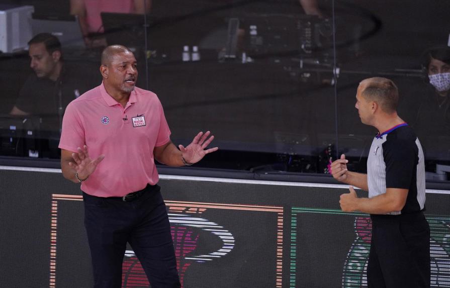 Los Clippers prescinden del entrenador Doc Rivers tras fracaso en playoffs
