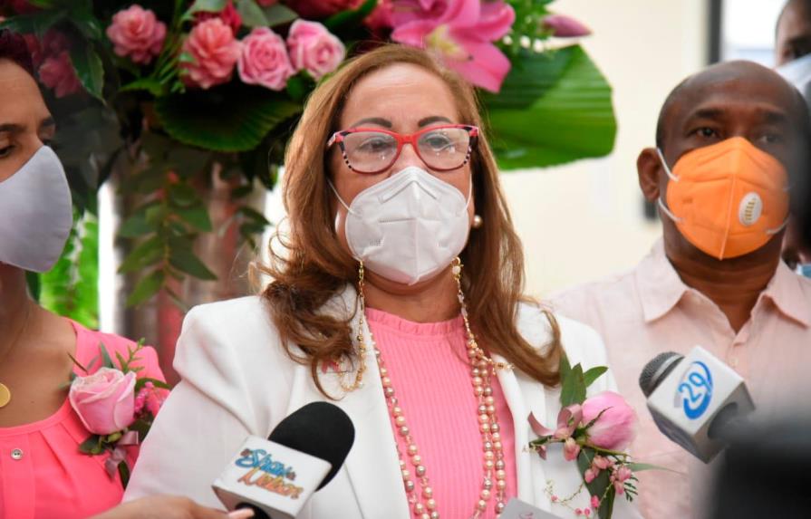 Gobernación de Santiago realiza jornada de prevención de cáncer de mama