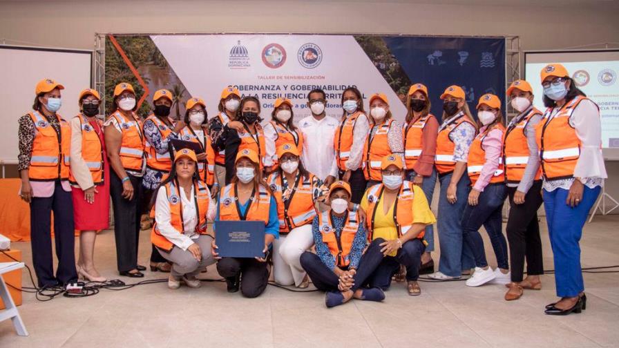 Gobernadoras y Defensa Civil tratan sobre respuesta ante desastres