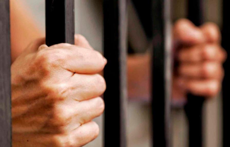 Prisión de tres meses a hombre acusado de violar hija menor de edad durante 9 años