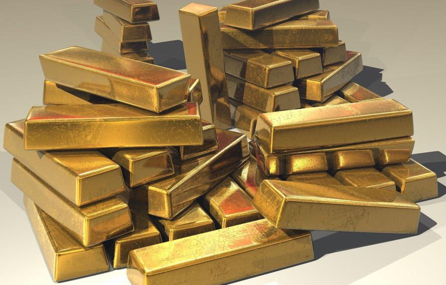 La onza de oro pulveriza máximos históricos y cotiza a 2,035 dólares