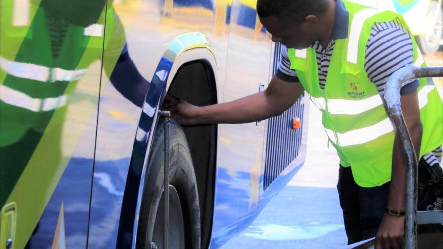 Pese a resolución, autoridades no revisan neumáticos lisos en vías