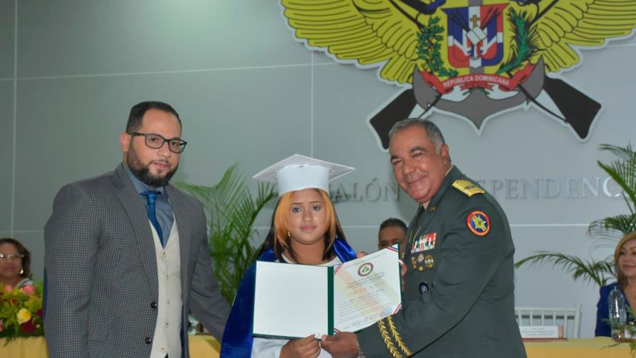 Centro educativo militar San Miguel Arcángel gradúa 435 jóvenes