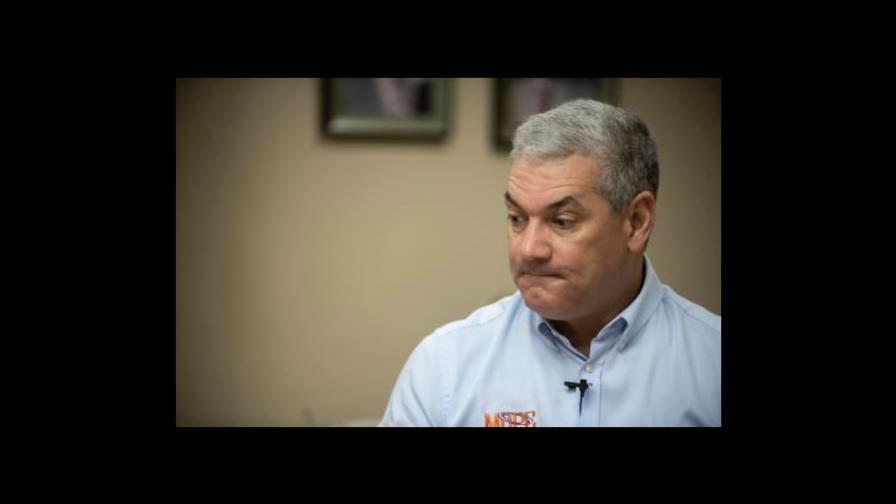 Gonzalo Castillo expresa solidaridad al presidente Medina por muerte de su padre