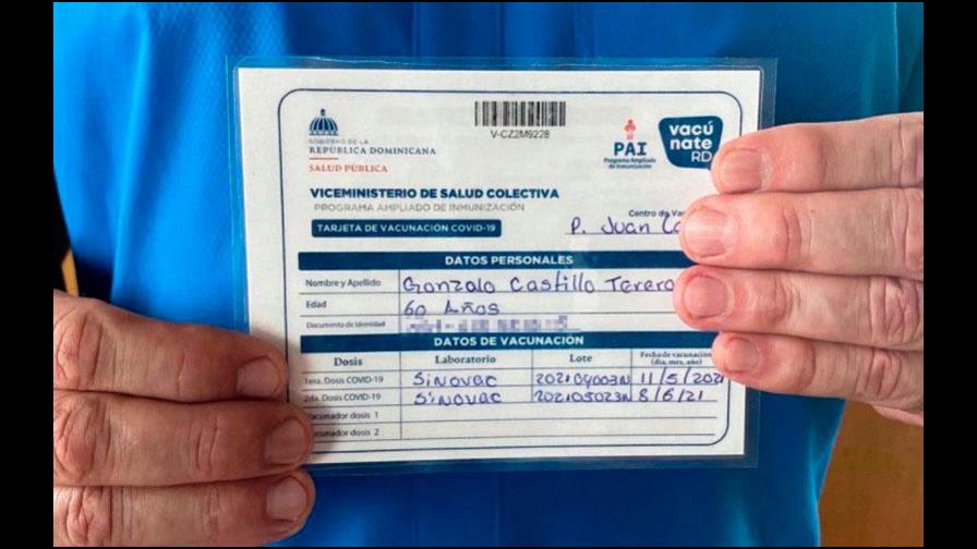 Gonzalo Castillo se vacuna contra el COVID-19 y lo publica