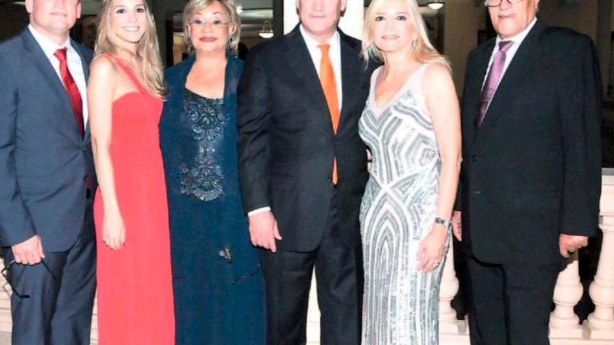 La notable  ausencia de la esposa de Gonzalo Castillo en la actividad política 