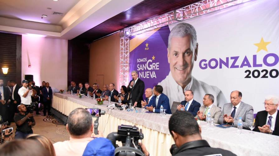 Gonzalo recibe el apoyo de 22 senadores peledeístas Gonzalo recibe el apoyo de 22 senadores peledeístas