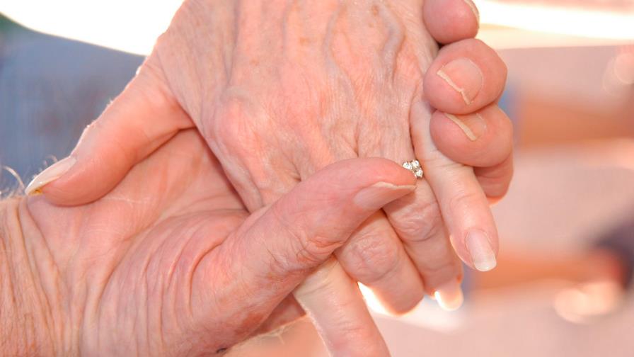 Ancianos derrotan al coronavirus en Santiago Ancianos derrotan al coronavirus en Santiago