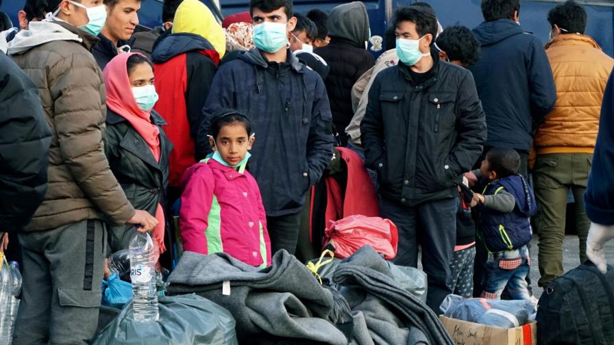 Comisión Europea pide acelerar el traslado de refugiados a hoteles ante llegada de COVID-19