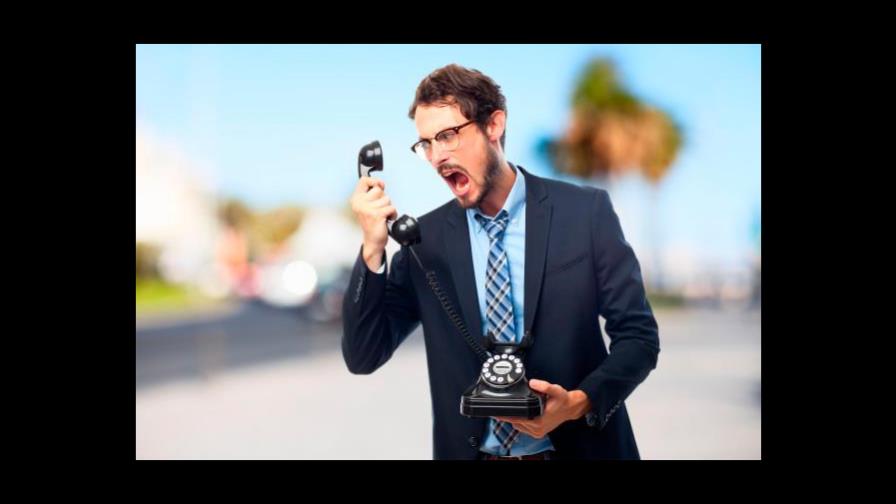 Una línea de teléfono en Florida para gritar a pleno pulmón como terapia