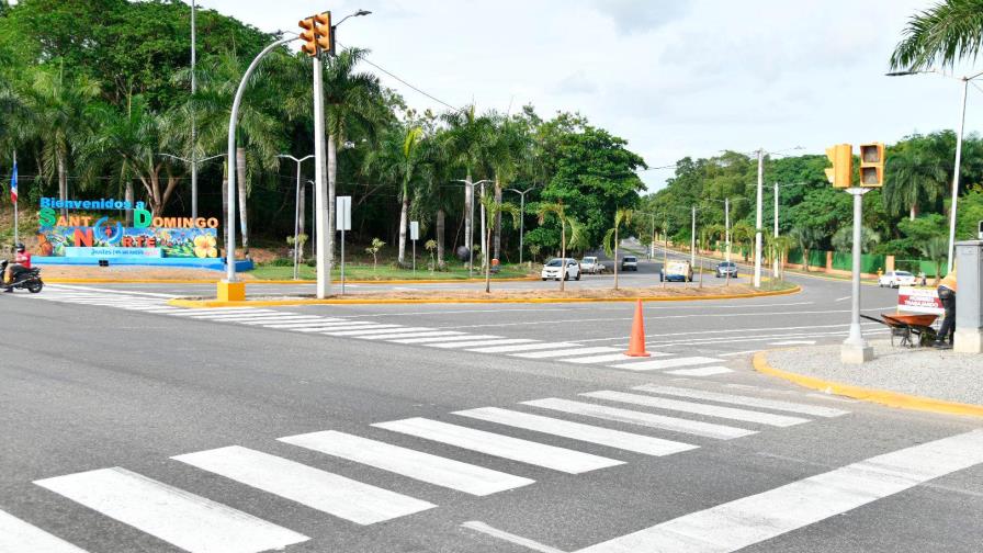 Intrant y ASDN instalan sistema de semáforo en avenida Jacobo Majluta 