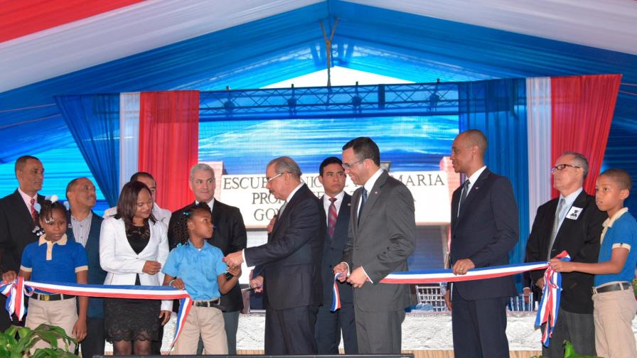Presidente Medina entrega en Villa Altagracia moderno plantel escolar Presidente Medina entrega en Villa Altagracia moderno plantel escolar