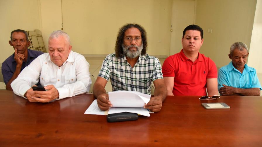 Grupos comunitarios suspenden protestas en calles de Santiago