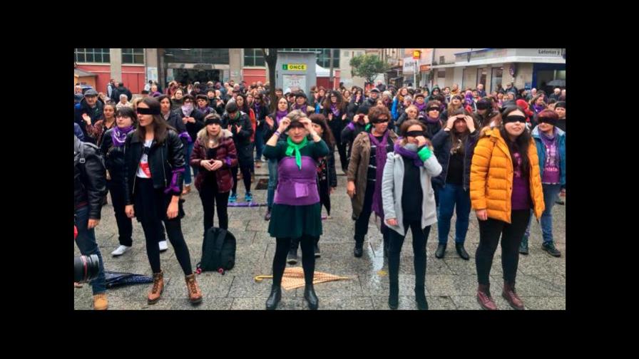Un sacerdote llama manada de cerdas a feministas