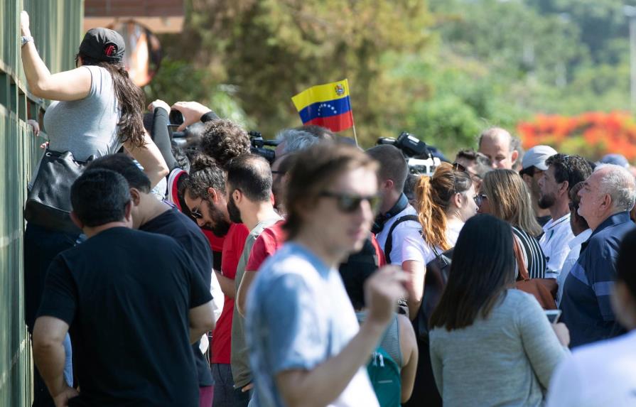 Partidarios de Juan Guaidó ocupan la embajada de Venezuela en Brasil