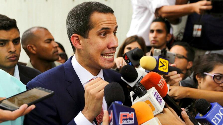 La Policía venezolana impide a Guaidó y otros diputados entrar al Parlamento