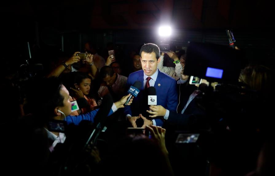 Leopoldo López culpa a Maduro por irrupción en su partido y llama a protestar