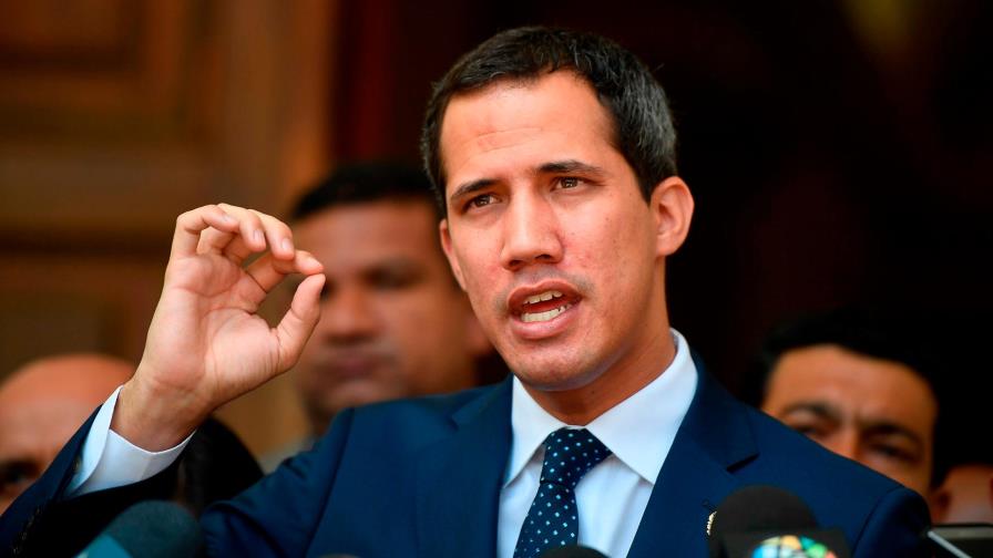 Líder opositor de Venezuela Juan Guaidó da positivo al Covid-19
