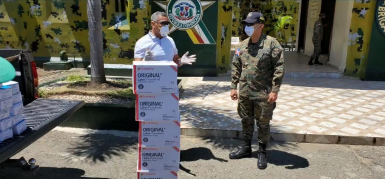 La entrega de los instrumentos tiene como finalidad ayudar a proteger a toda la población en la lucha contra el coronavirus. (Diario Libre/César Jiménez)