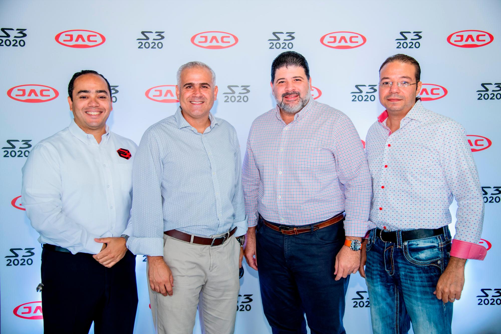 Guaroa Ubiñas, Alfredo Nin, Harold Abbott y Dhymar Cohen.