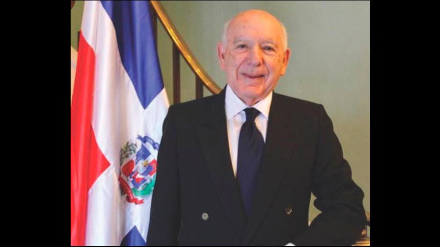 Hugo Guiliani Cury concluye “orgulloso” como embajador en el Reino Unido