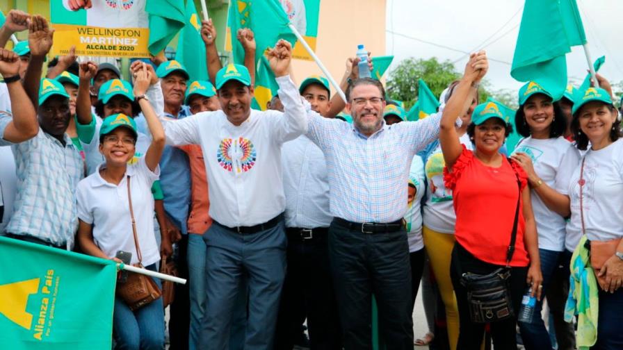 Guillermo Moreno encabeza recorrido con candidatos municipales en San Cristóbal.