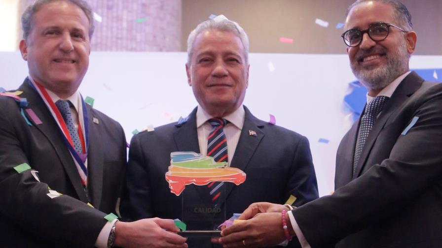 APAP recibe el Gran Premio a la Calidad Empresarial