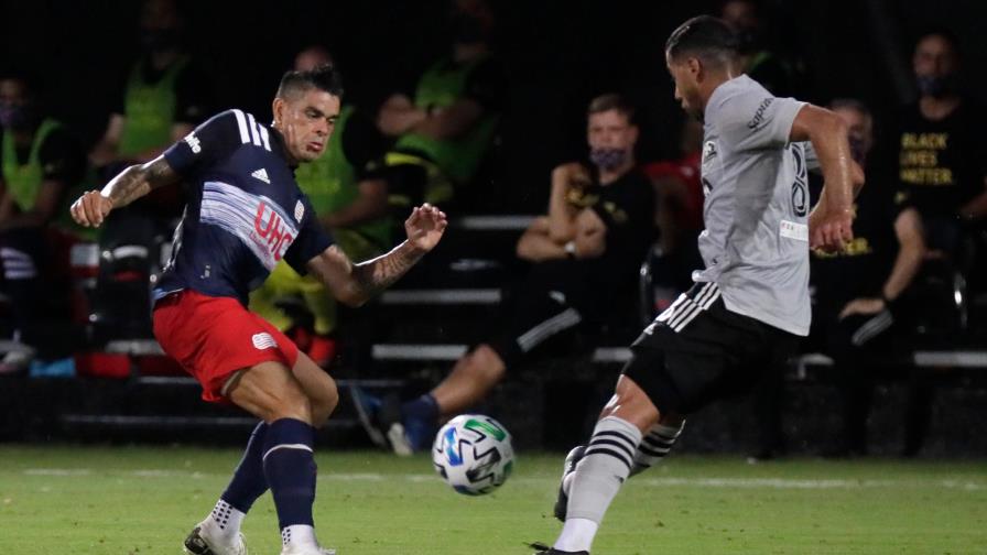New England gana 1-0 a Montreal; Henry se arrodilla contra el racismo