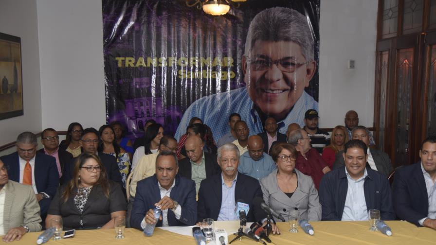 Denuncian “hackeo” cuenta de Twitter del dirigente peledeísta Fernando Rosa 