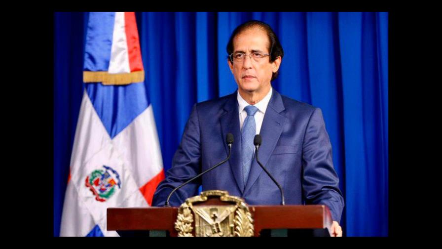 Montalvo suplica a los médicos que se integren a luchar contra el COVID-19