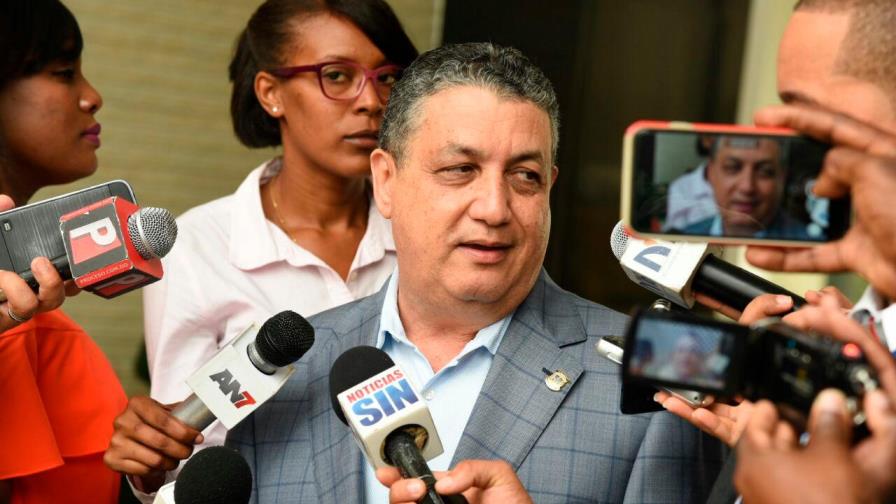 Denuncian diputado Gustavo Sánchez maltrata a periodistas y fotógrafos 