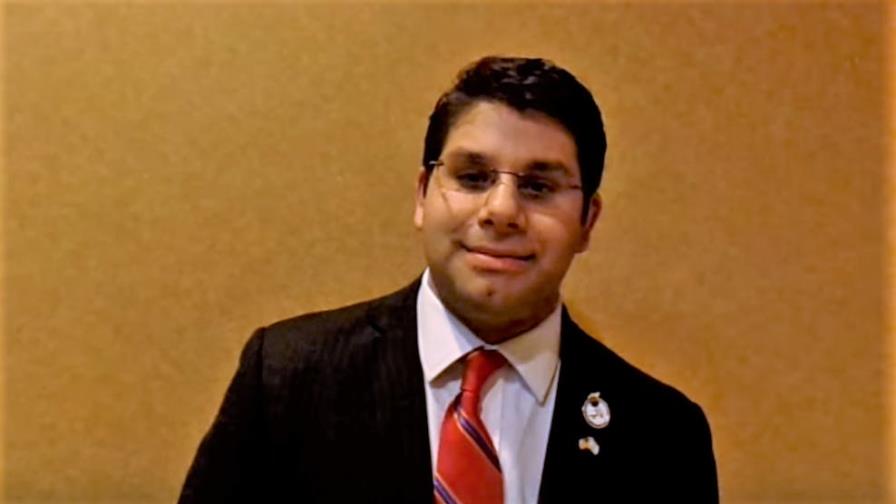 Republicano usó donativos para pagar por mujeres y habanos