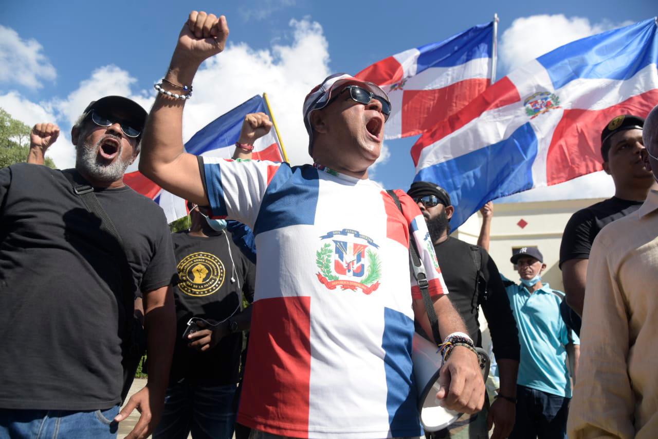 Nacionalistas advierten no dejarán que haitianos protesten frente al  Palacio Nacional - Diario Libre