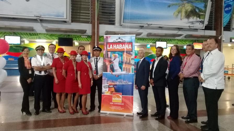 Al inaugurar vuelos a La Habana aerolínea aboga por revisión de impuestos a ese sector 