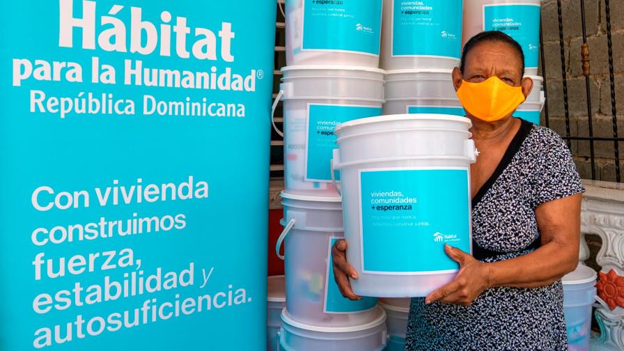 Hábitat para la Humanidad distribuye kits de higiene y vivienda saludable 