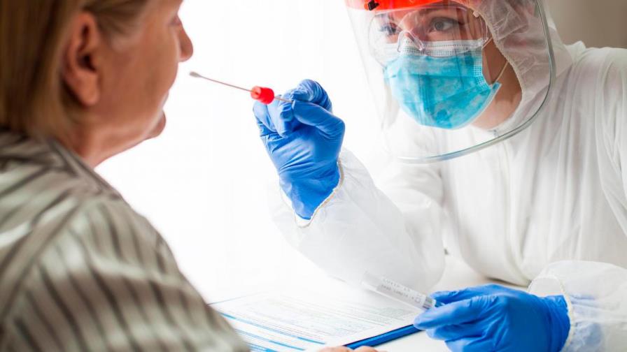 El Reino Unido impone tests y cuarentenas a todos los países del mundo
