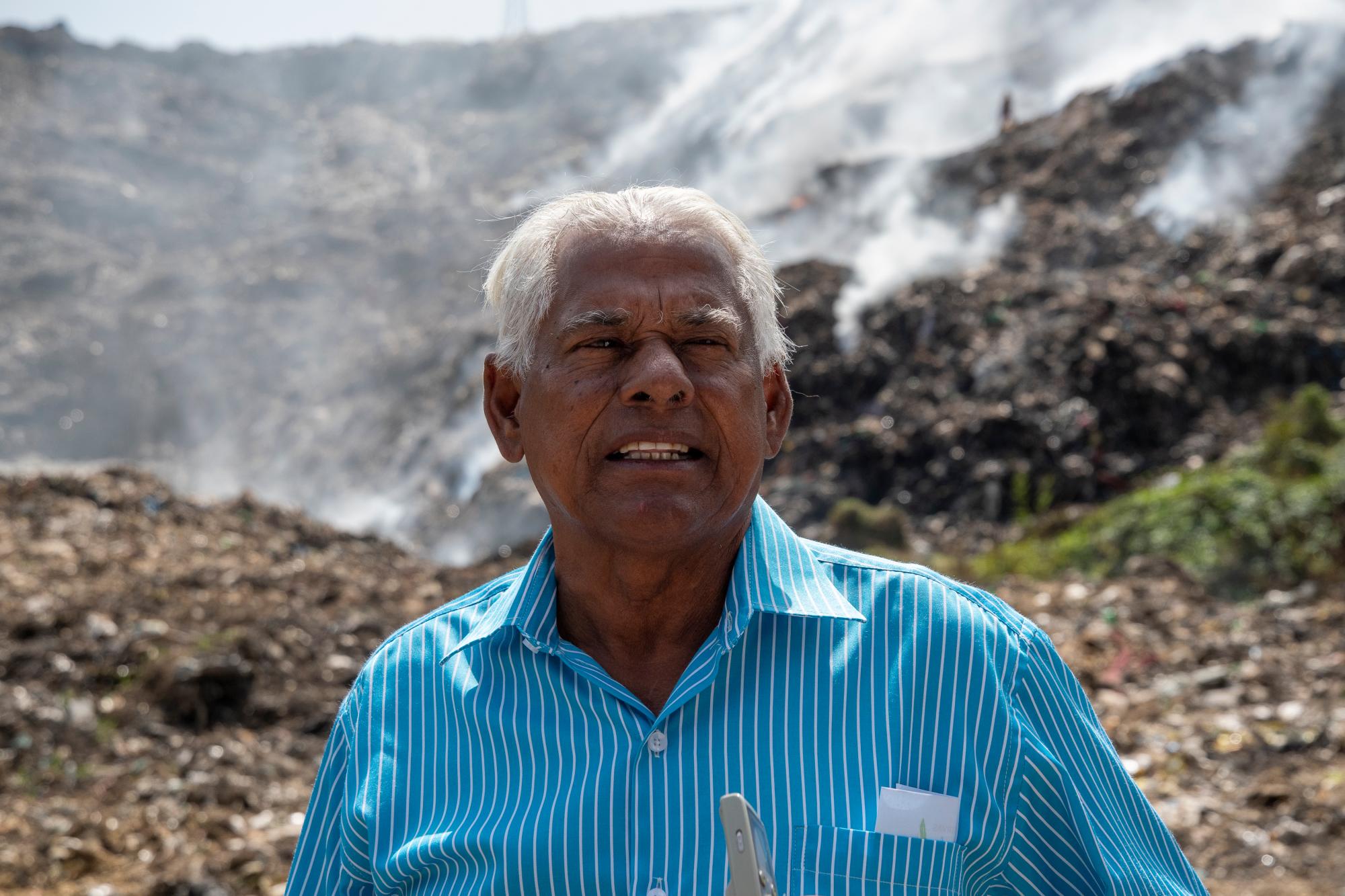 El jefe de los bomberos, coronel Manuel María. 