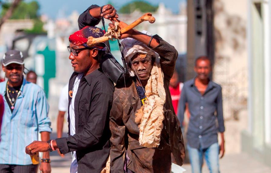 Haití celebra su día de los muertos como si la Covid-19 no existiera