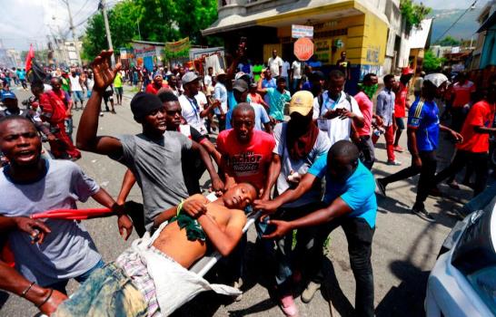 Protesta contra la corrupción paraliza gran parte de la capital en Haití