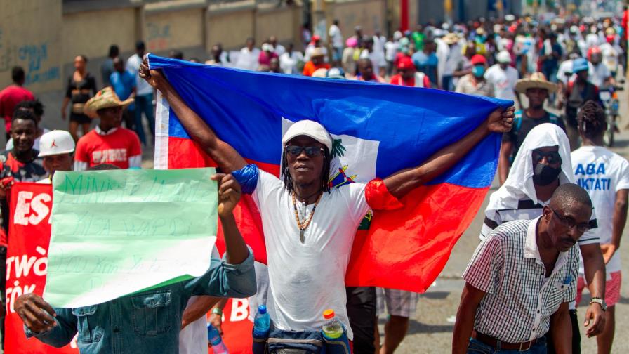Miles de haitianos protestan contra los secuestros en Puerto Príncipe