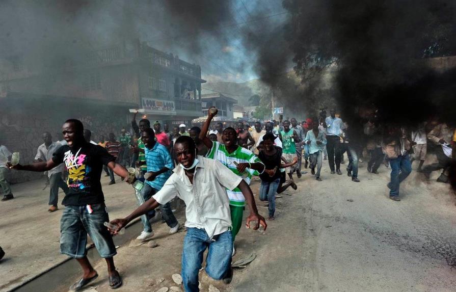 Cientos de haitianos huyen de los enfrentamientos entre dos bandas armadas