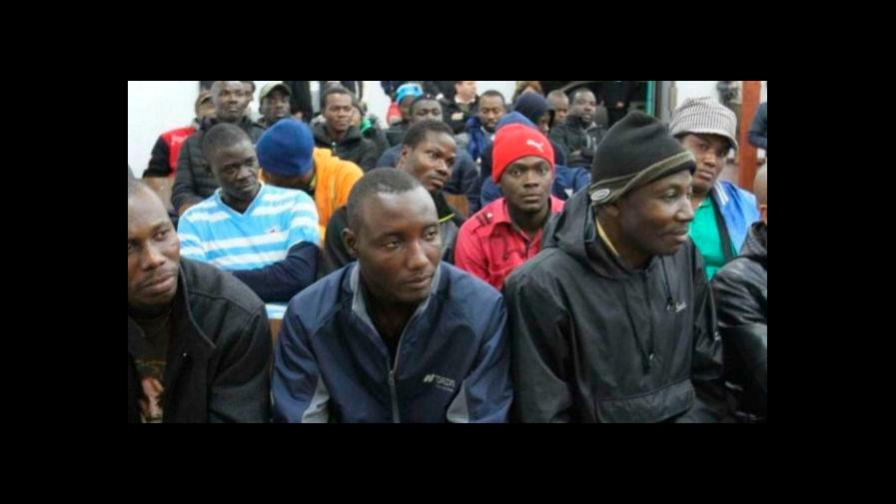 Detienen a 186 haitianos que iban en una embarcación de 30 pies de eslora